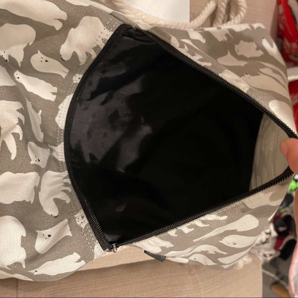 t-bags Polar Bear Print Drawstring Back Pack with Extra Zipper pocket - Picture 6 of 7